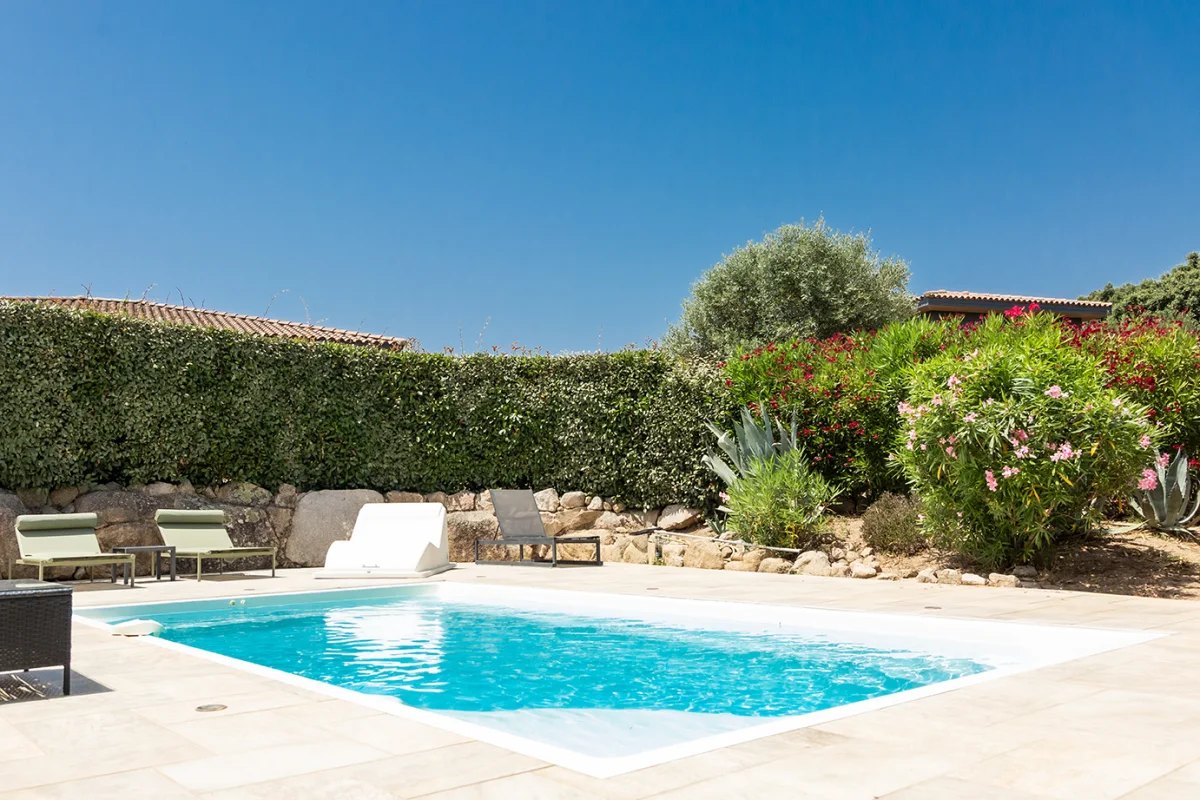 Les Chênes Lièges — pool sun loungers, villa with a private pool in Figari