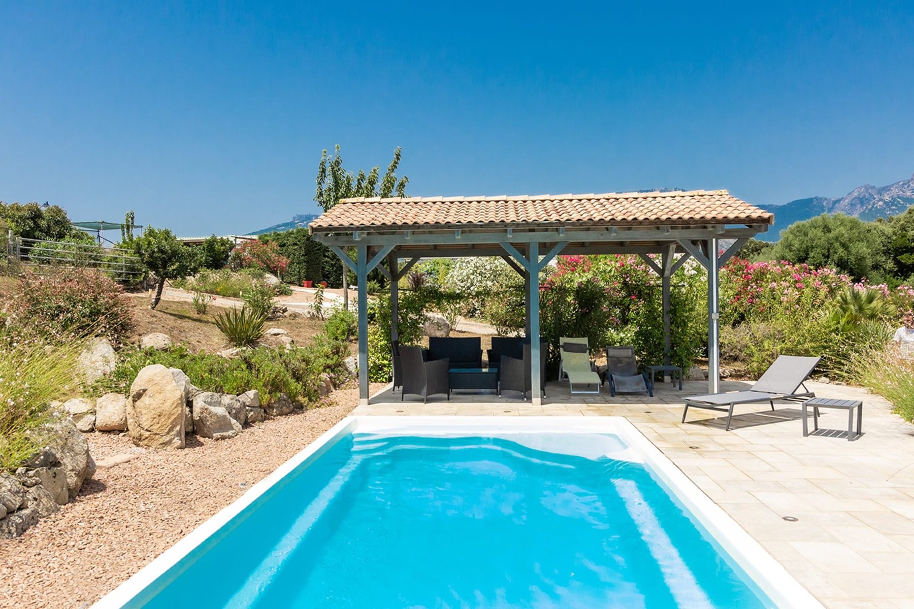 Les Figuiers — piscine pergola, villa avec piscine privée à Figari