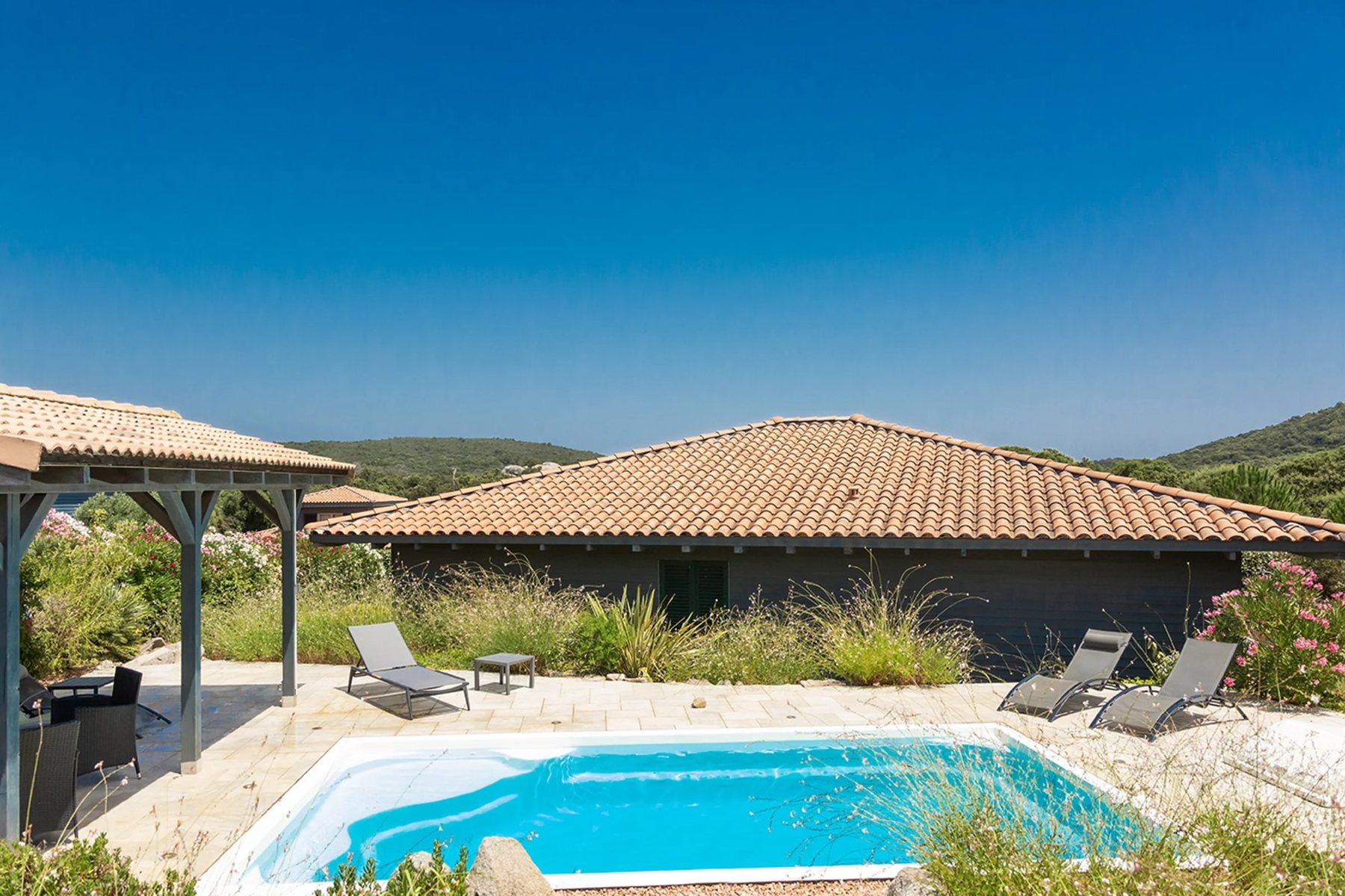 Les Figuiers — chambre parentale, villa avec piscine privée à Figari