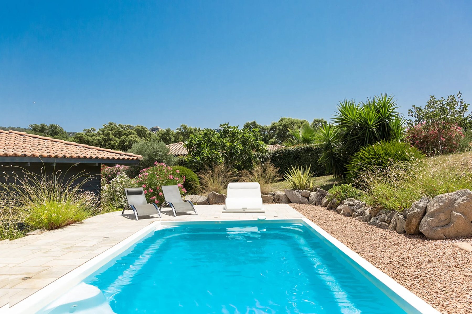 Les Figuiers — jardin paysage, villa avec piscine privée à Figari