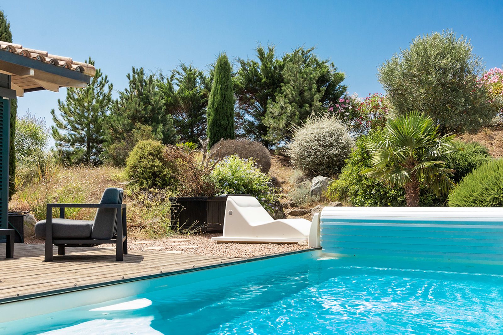 Les Myrtes — pool garden, villa with a private pool in Figari