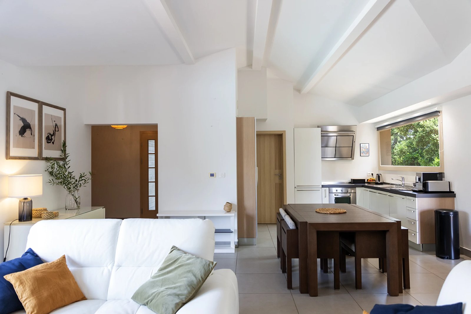 Les Myrtes — living room kitchen, villa with a private pool in Figari