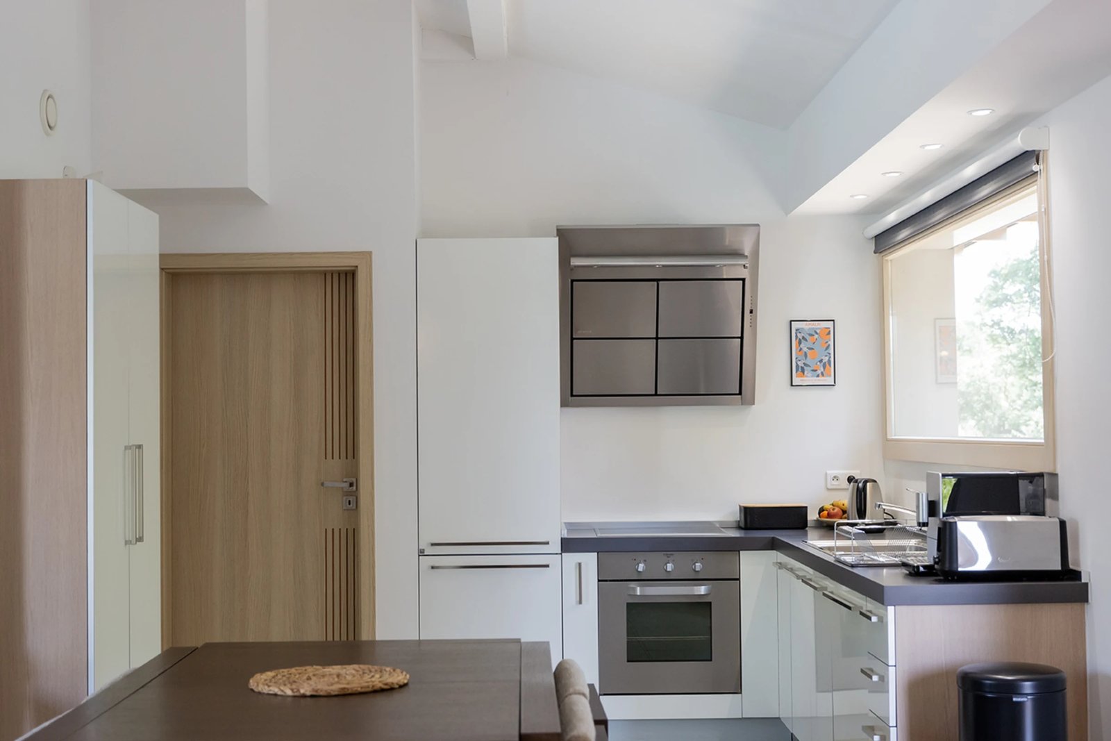 Les Myrtes — kitchen, villa with a private pool in Figari