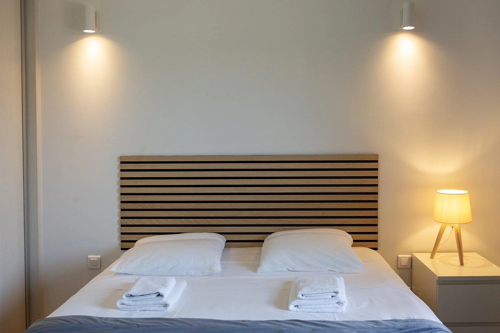 Les Myrtes — bedroom head bed, villa with a private pool in Figari