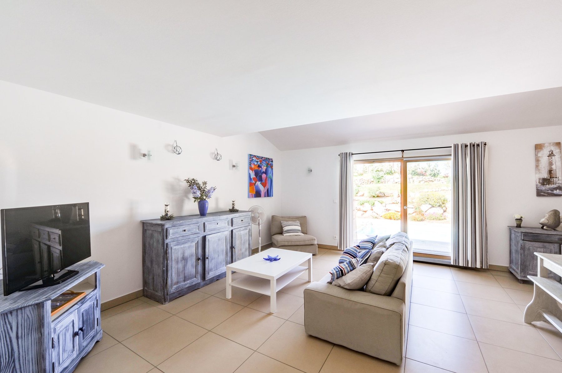 Les Oliviers — terrace covered, villa with a private pool in Figari