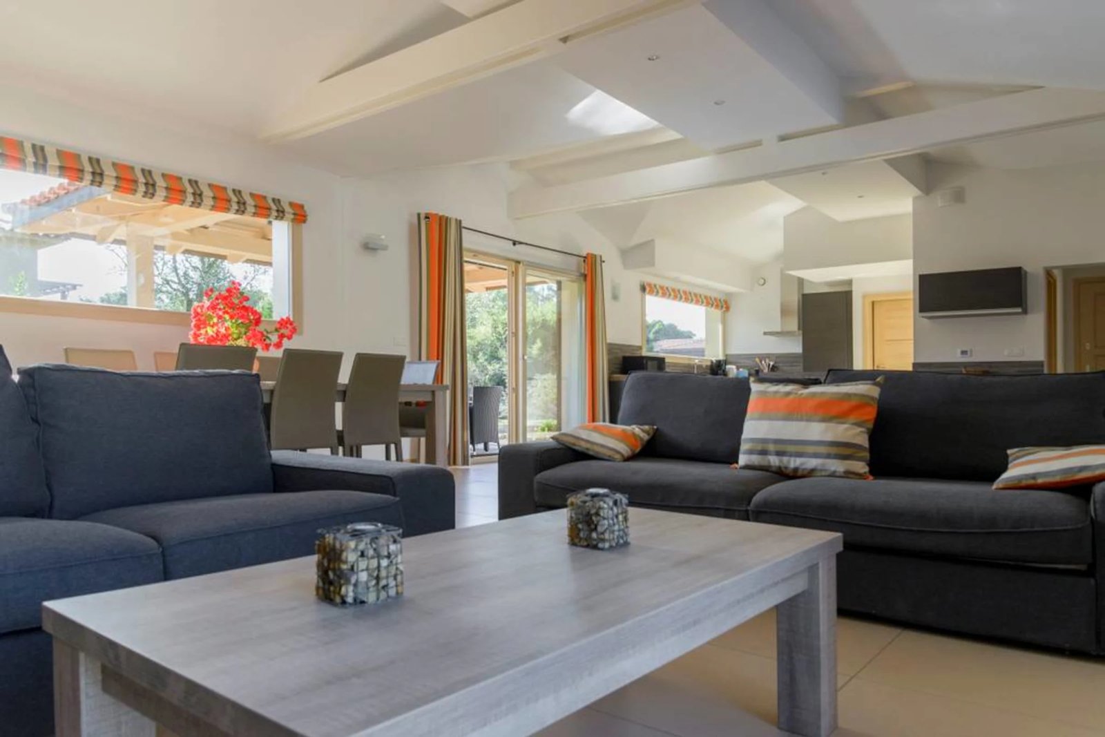Les Orangers — living room, villa with a private pool in Figari