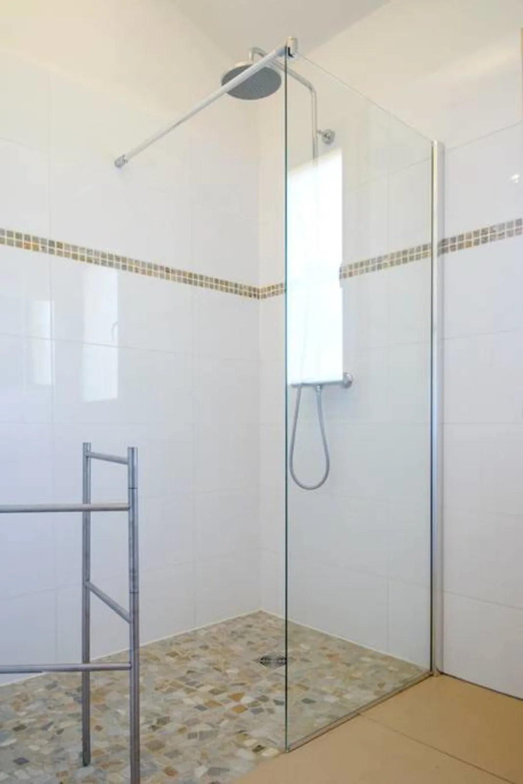 Les Orangers — room shower room, villa with a private pool in Figari